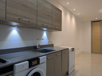 Property to rent in St Vincent Place, EH3