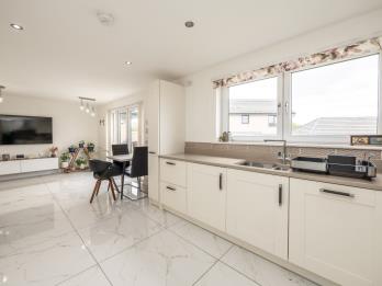 Property to rent in Meadowsweet Drive, Edinburgh, EH4