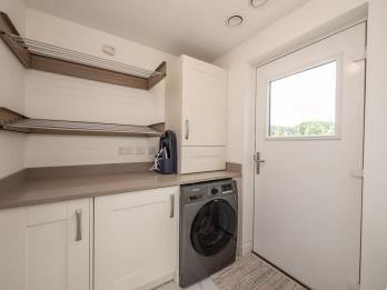 Property to rent in Meadowsweet Drive, Edinburgh, EH4