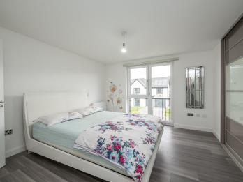 Property to rent in Meadowsweet Drive, Edinburgh, EH4