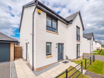 Property to rent in Meadowsweet Drive, Edinburgh, EH4