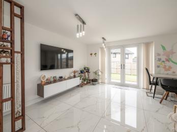 Property to rent in Meadowsweet Drive, Edinburgh, EH4