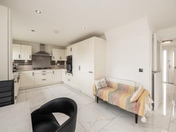 Property to rent in Meadowsweet Drive, Edinburgh, EH4