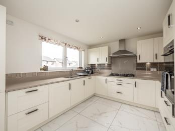 Property to rent in Meadowsweet Drive, Edinburgh, EH4