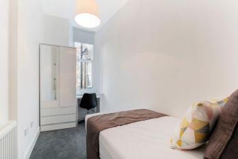 Property to rent in Crighton Place, Leith, Edinburgh, EH7