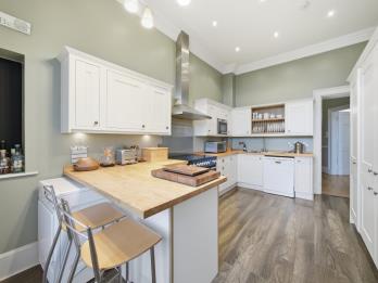 Property to rent in Albany Street, Edinburgh, EH1