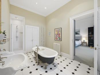 Property to rent in Albany Street, Edinburgh, EH1