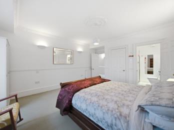 Property to rent in Albany Street, Edinburgh, EH1