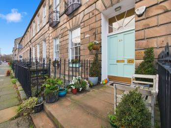 Property to rent in Albany Street, Edinburgh, EH1