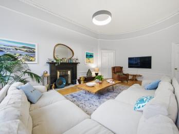 Property to rent in Albany Street, Edinburgh, EH1