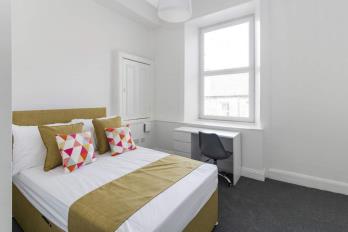 Property to rent in Polwarth Crescent, Edinburgh, EH11