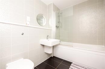 Property to rent in Arneil Drive, Edinburgh, EH5