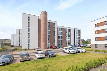 Property to rent in Arneil Drive, Edinburgh, EH5