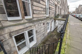 Property to rent in Cumberland Street, Edinburgh, EH3