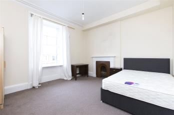 Property to rent in Bruntsfield Place, Edinburgh, EH10