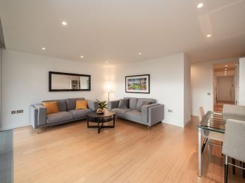 Property to rent in Simpson Loan, Edinburgh, EH3