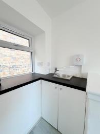 Property to rent in High Street Perth