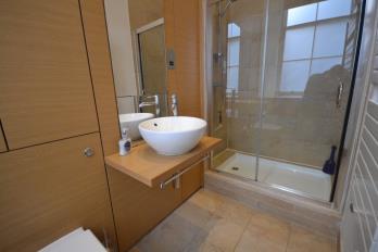 Property to rent in Simpson Loan, Central, Edinburgh, EH3 9GD