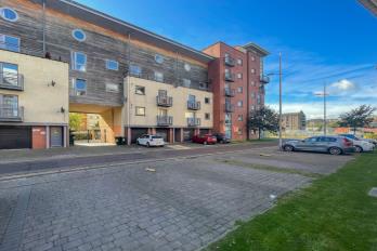 Property to rent in Thorter Neuk, City Quay, Dundee, DD1 3BU