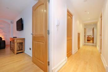 Property to rent in 3a Golden Square, Aberdeen, AB10 1RD