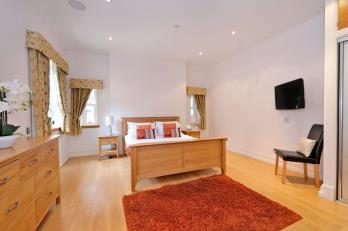 Property to rent in 3a Golden Square, Aberdeen, AB10 1RD