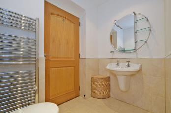 Property to rent in 3a Golden Square, Aberdeen, AB10 1RD