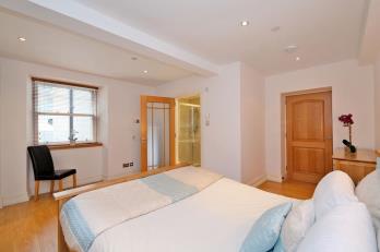 Property to rent in 3a Golden Square, Aberdeen, AB10 1RD