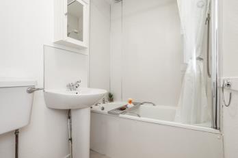 Property to rent in 73f Charlotte Street, Aberdeen, AB25 1LY