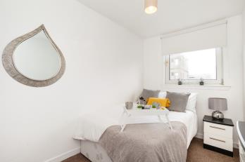 Property to rent in 73f Charlotte Street, Aberdeen, AB25 1LY