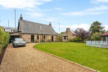 Property to rent in 209 Ayr Road, Newton Mearns, G77 6AH