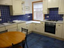 Property to rent in 13 Knightsridge House