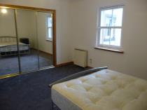 Property to rent in 13 Knightsridge House