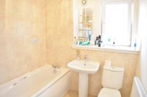 Property to rent in Simpson Square, Perth