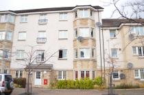 Property to rent in Simpson Square, Perth