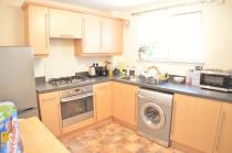 Property to rent in Simpson Square, Perth