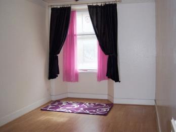 Property to rent in High Street, Kirkcaldy