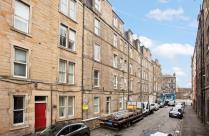 Property to rent in 9/4 (1F2) Pirrie Street
