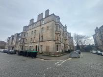 Property to rent in 1F1, 48 Bruntsfield Gardens, Edinburgh, EH10 4DZ