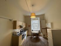 Property to rent in 13 2f2 Bank Street