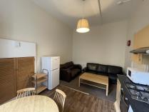 Property to rent in 13 2f2 Bank Street