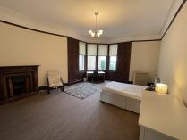 Property to rent in 13 2f2 Bank Street