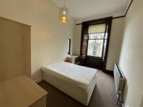 Property to rent in 13 2f2 Bank Street