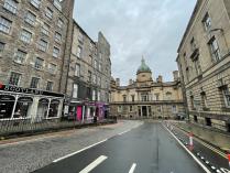 Property to rent in 13 2f2 Bank Street