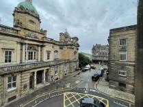 Property to rent in 13 2f2 Bank Street