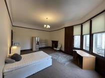 Property to rent in 13 2f2 Bank Street