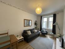 Property to rent in 9/6 Pirrie Street