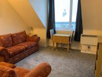 Property to rent in 72 Esslemont AV