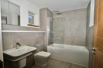 Property to rent in Woodland Drive