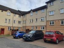 Property to rent in 10 Creteil Court, Falkirk, FK1 1UL
