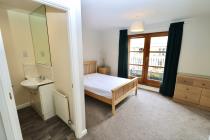 Property to rent in Dicksonfield, Edinburgh, EH7 5NE